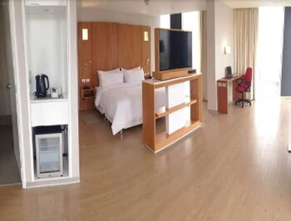Ramada Encore By Wyndham Lima San Isidro Exterior foto