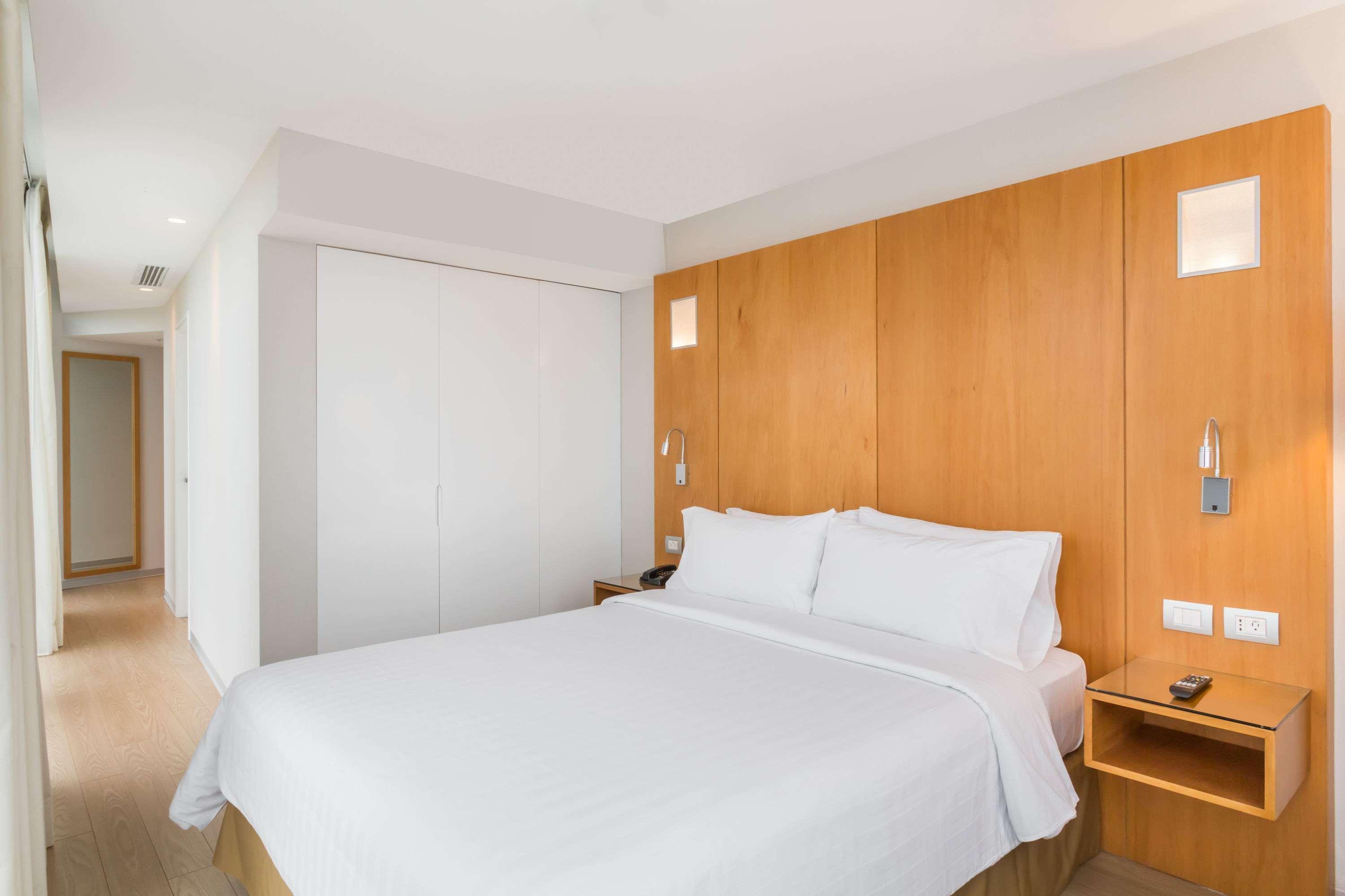 Ramada Encore By Wyndham Lima San Isidro Exterior foto