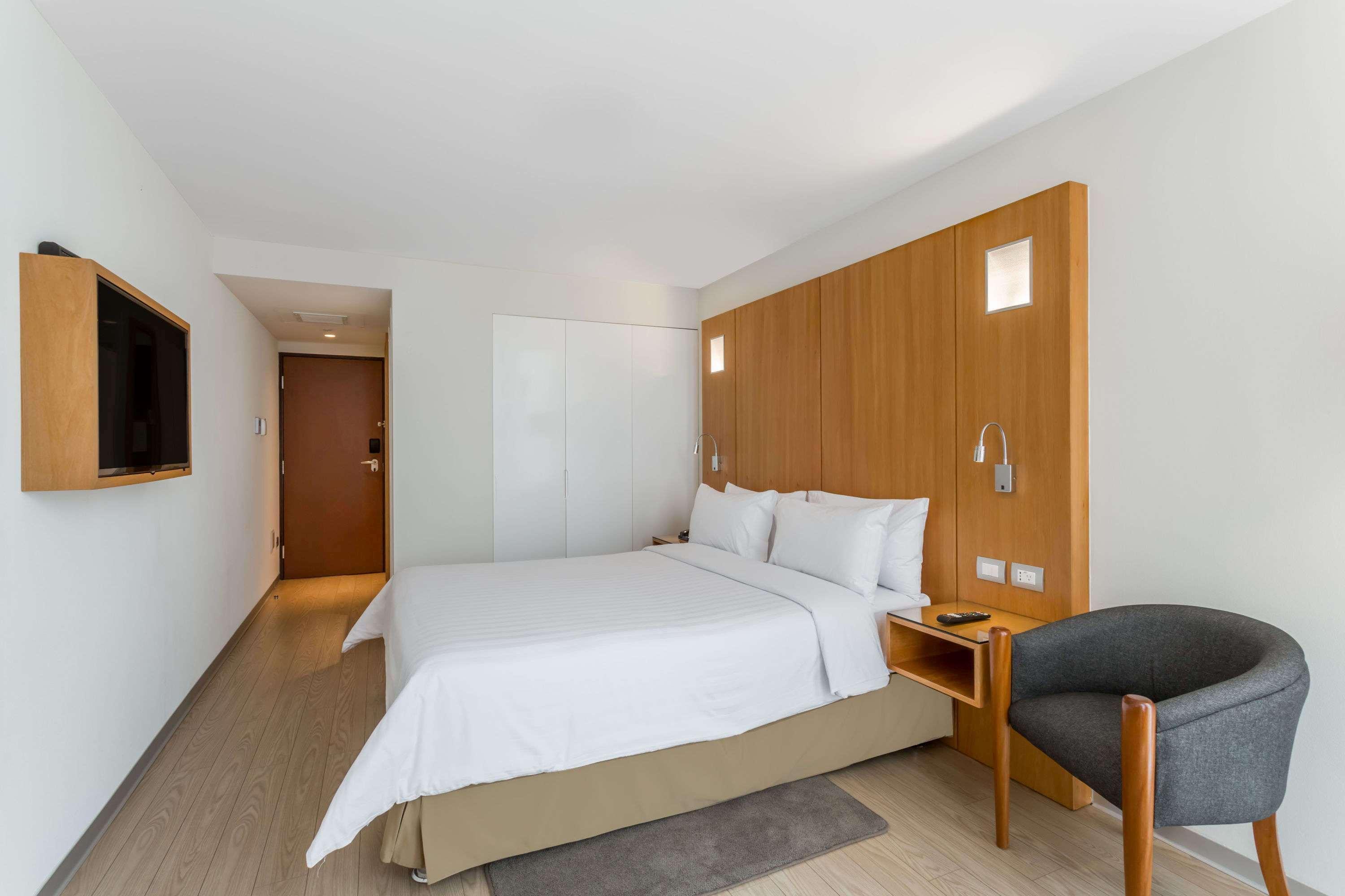 Ramada Encore By Wyndham Lima San Isidro Exterior foto