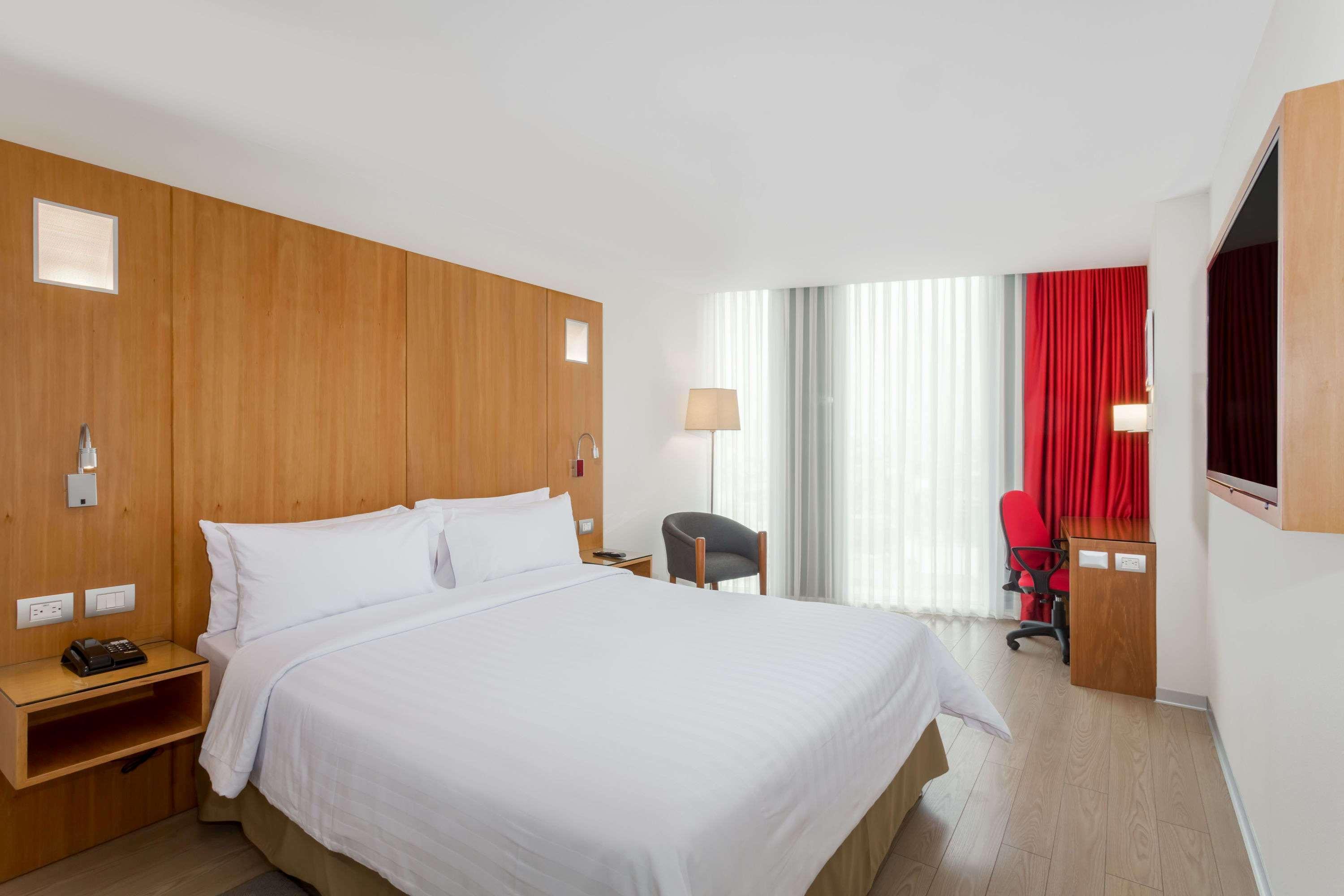 Ramada Encore By Wyndham Lima San Isidro Exterior foto