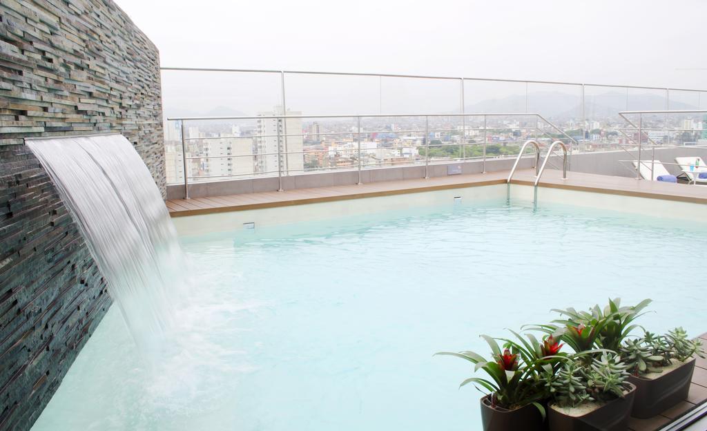 Ramada Encore By Wyndham Lima San Isidro Exterior foto